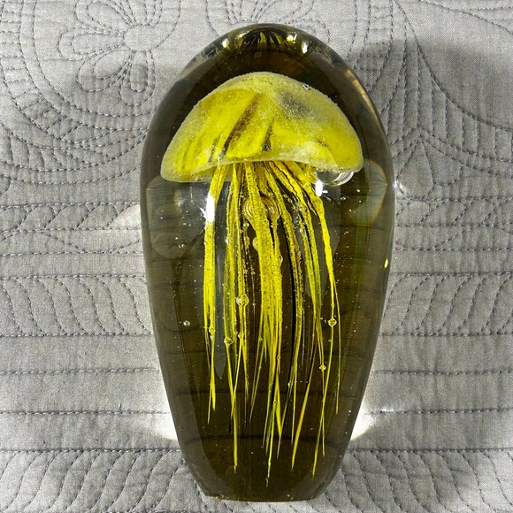Handblown Artglass Jellfyish Paperweight/Figure 7" x 4" - Picture 2 of 11